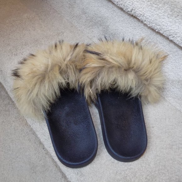 2 PC Fur Vest & Slides Set - Picture 5 of 6